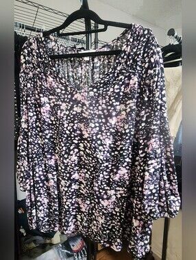 TERRA & SKY Black Top with Pink and White Speckle Print